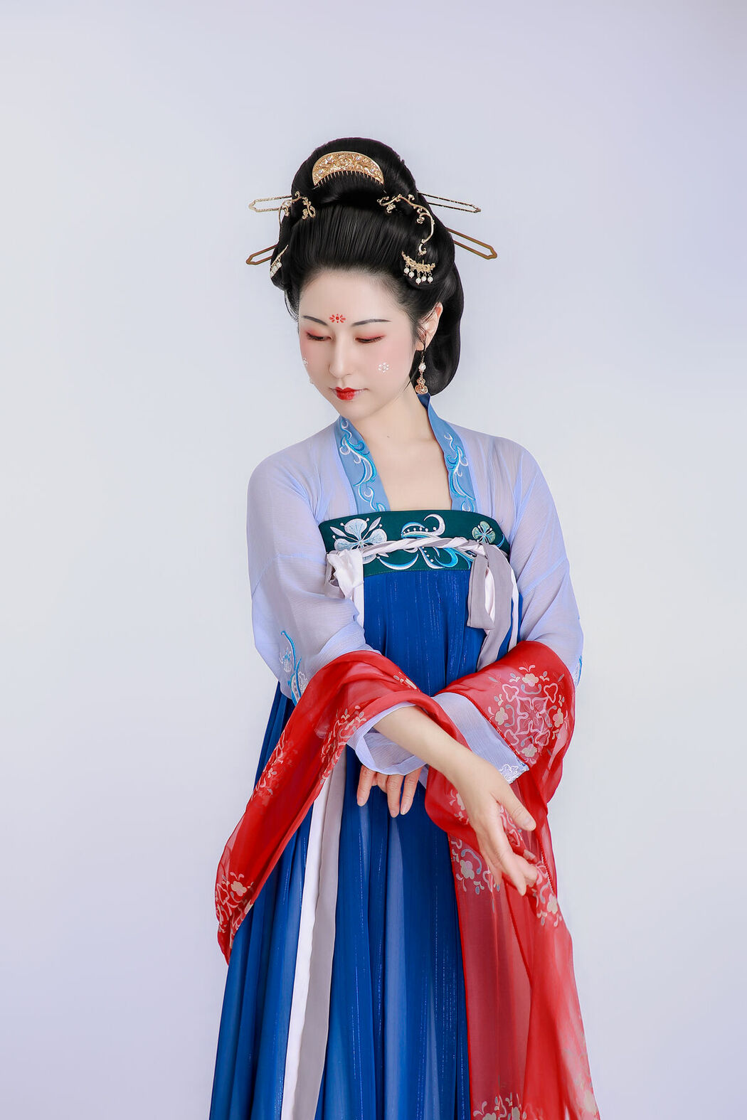 YiTuYu艺图语 Vol.9452 Xiao Yue Yue (23P)