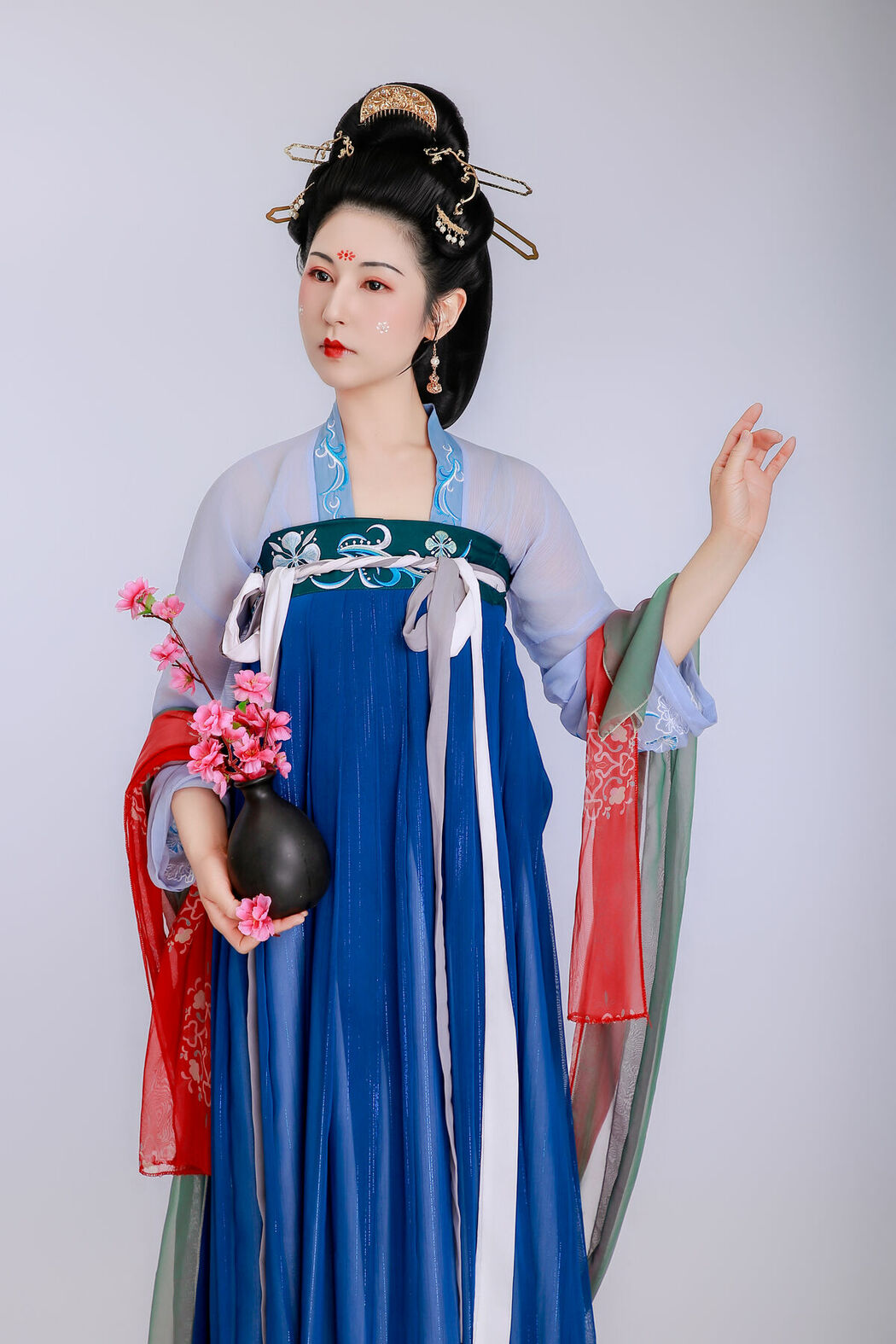 YiTuYu艺图语 Vol.9452 Xiao Yue Yue (23P)