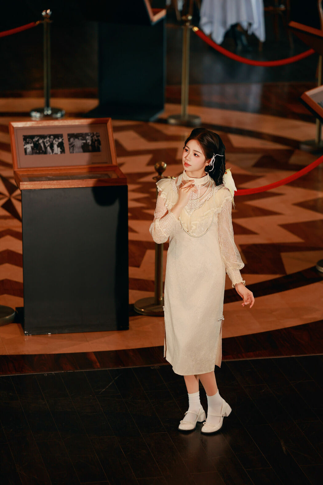 YiTuYu艺图语 Vol.9454 Xiao Du Tong Xue (36P)