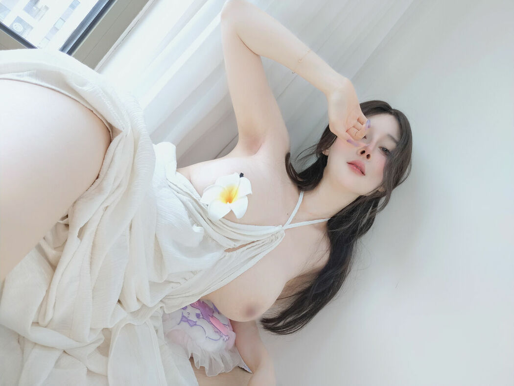 Coser@白银81 – Fantia 2025年10月会员合集 16套 Part01 (59P – 5V)