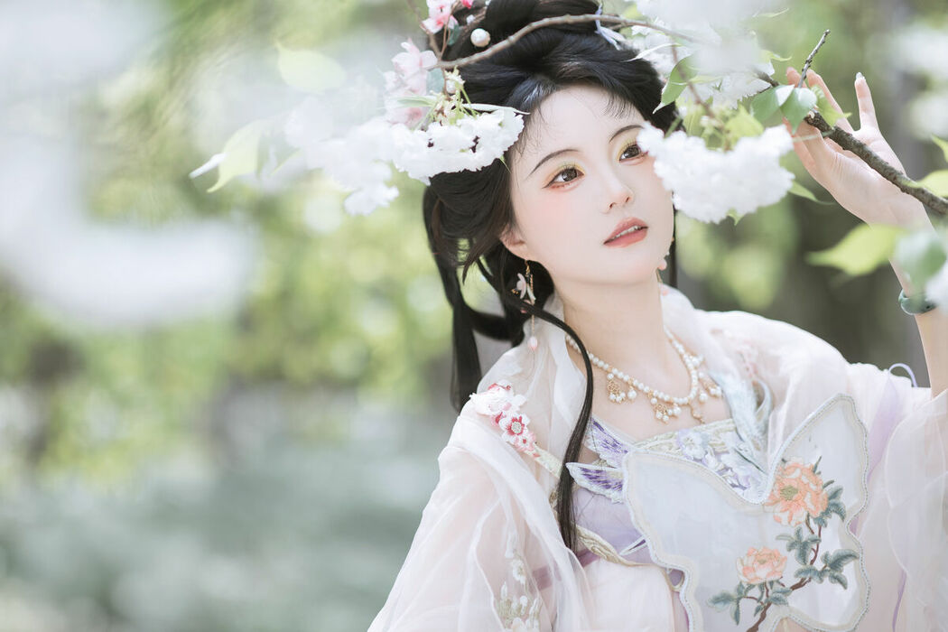YiTuYu艺图语 Vol.9462 Lu Lu Haley (44P)