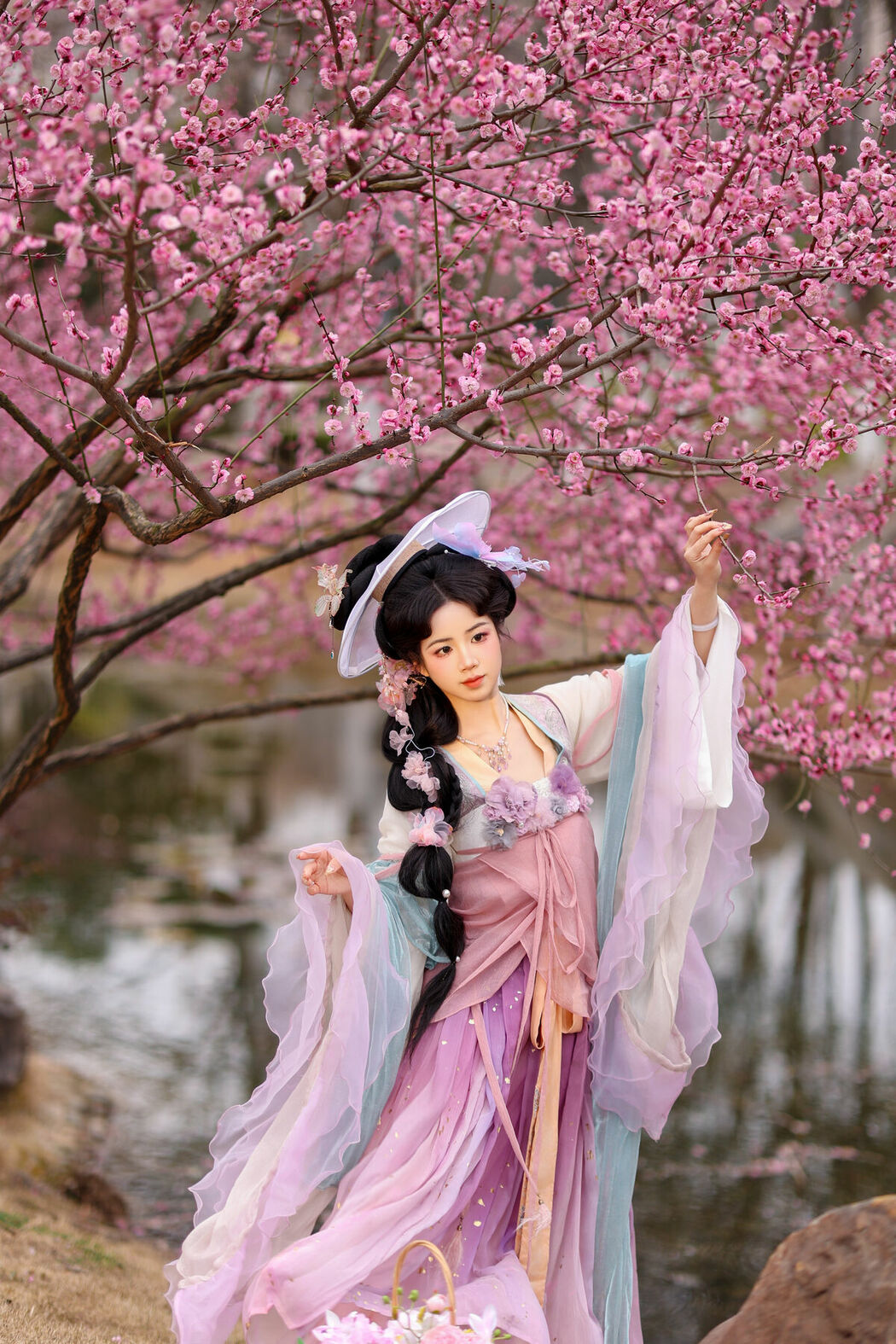 YiTuYu艺图语 Vol.9463 Xiao Du Tong Xue (47P)