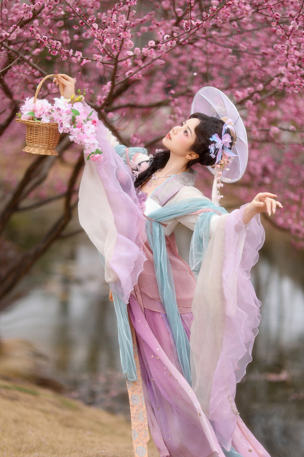 YiTuYu艺图语 Vol.9463 Xiao Du Tong Xue (47P)