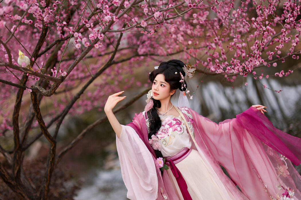 YiTuYu艺图语 Vol.9473 Xiao Du Tong Xue (34P)