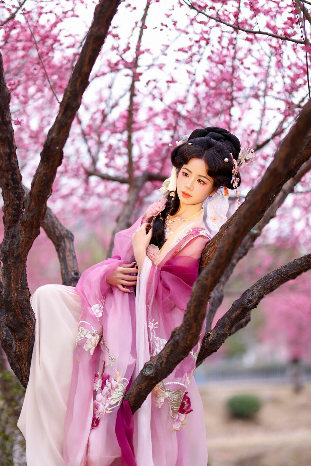YiTuYu艺图语 Vol.9473 Xiao Du Tong Xue (34P)