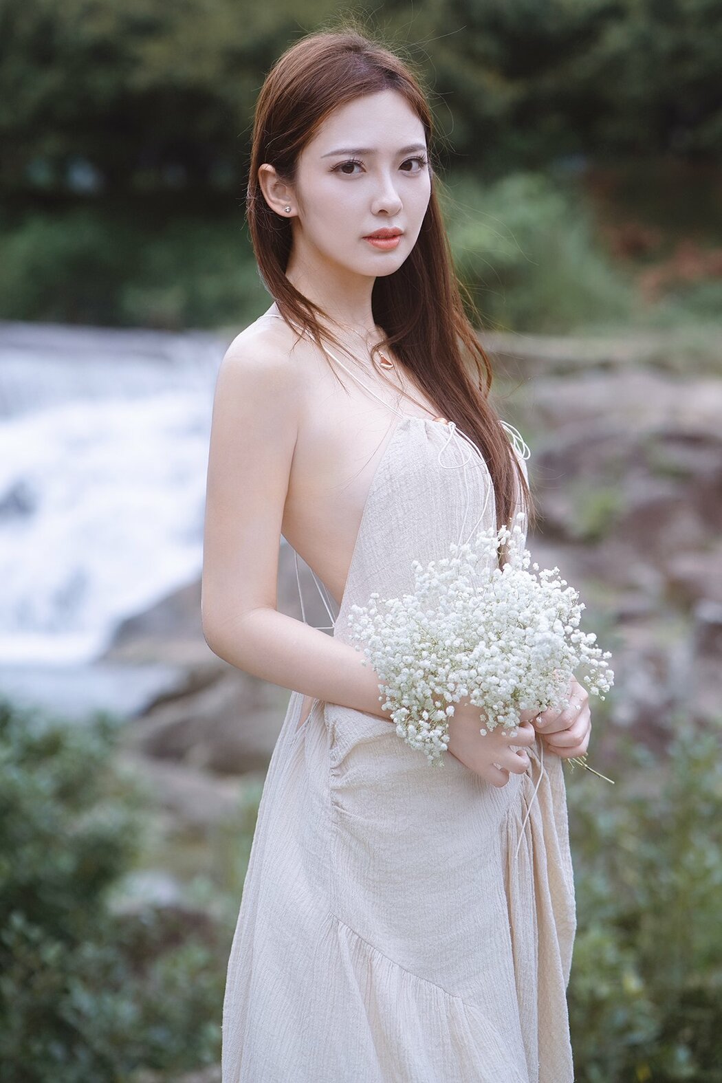YiTuYu艺图语 Vol.9476 Ying Er YY (43P) Cover Photo