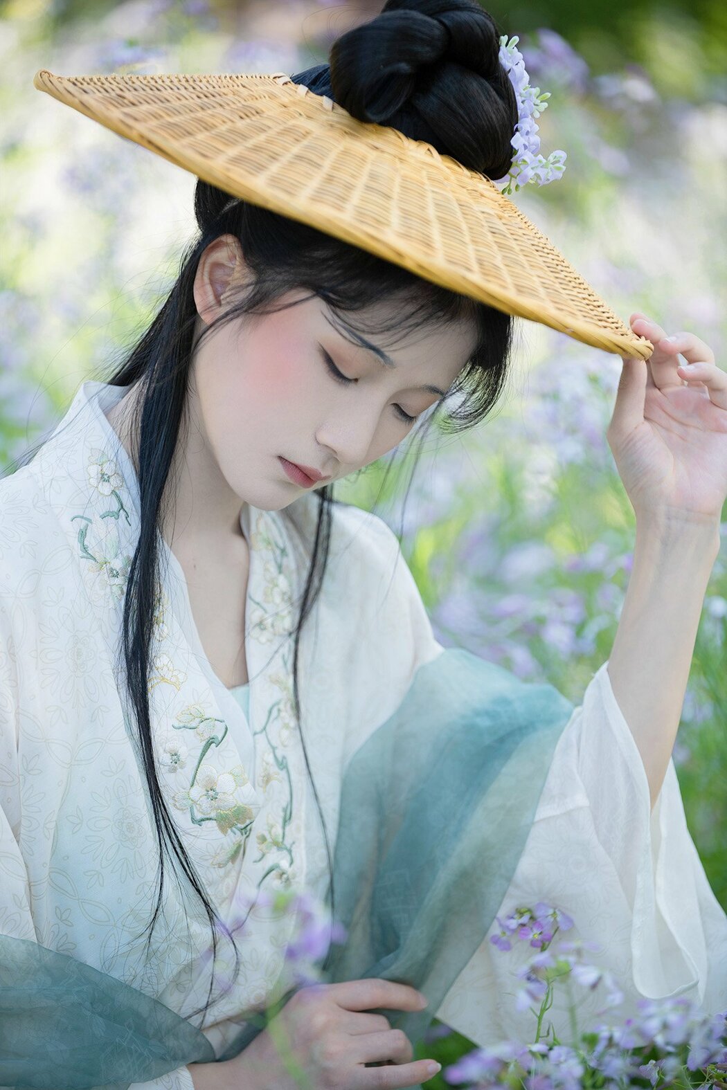 YiTuYu艺图语 Vol.9487 Gua Gua Ding Gua Gu (18P) Cover Photo