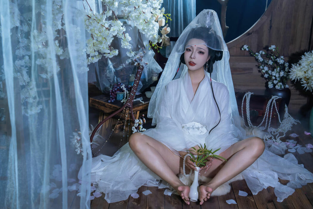 Coser@yuuhui玉汇 – 欲观音 Part01 (69P – 1V)