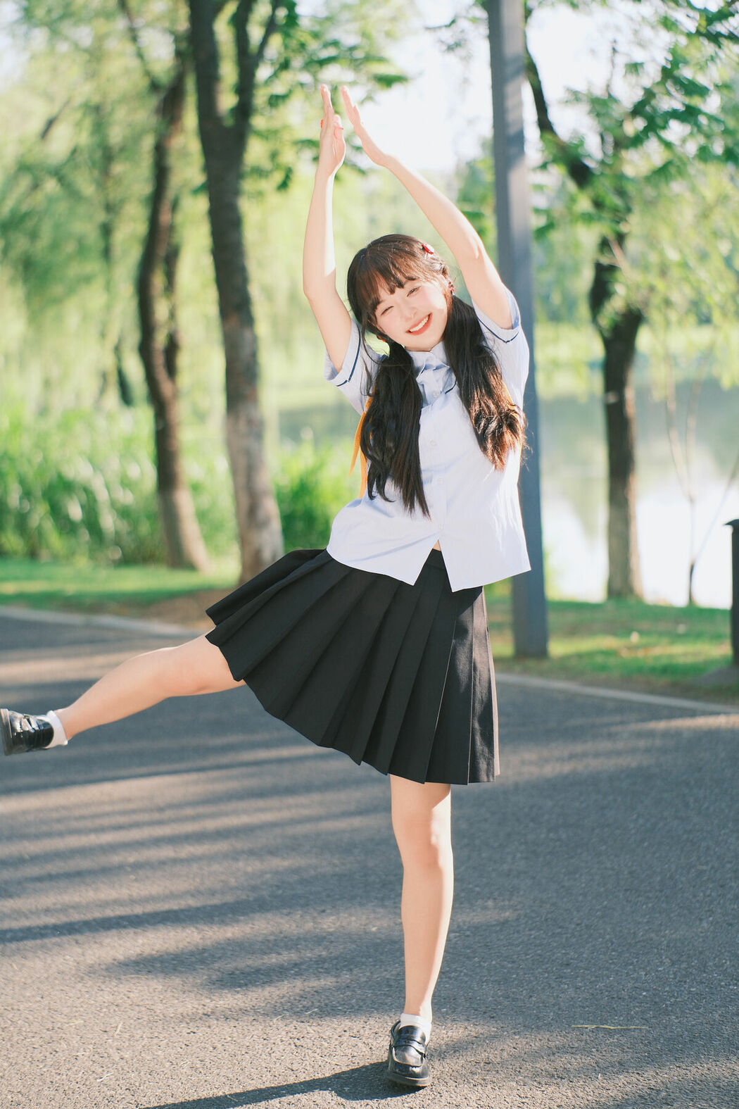 YiTuYu艺图语 Vol.9496 Xia Yu Xiao Nian (21P)