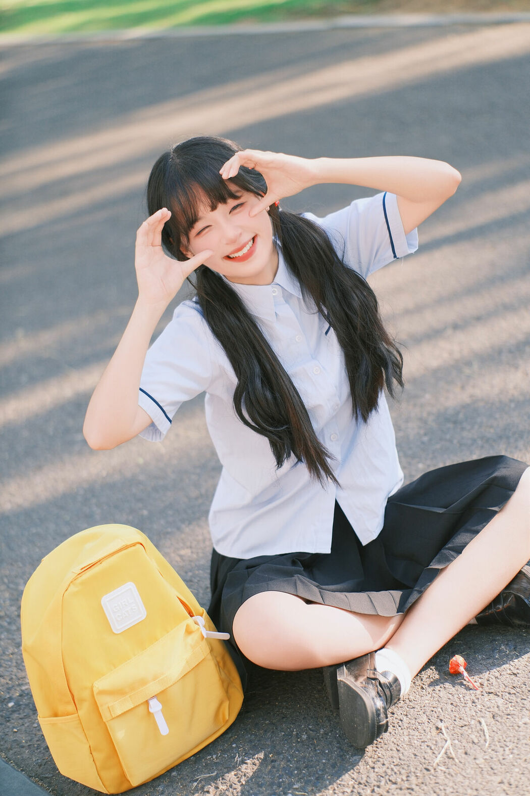 YiTuYu艺图语 Vol.9496 Xia Yu Xiao Nian (21P)