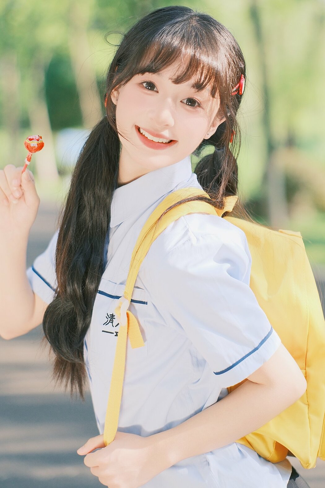 YiTuYu艺图语 Vol.9496 Xia Yu Xiao Nian (21P) Cover Photo
