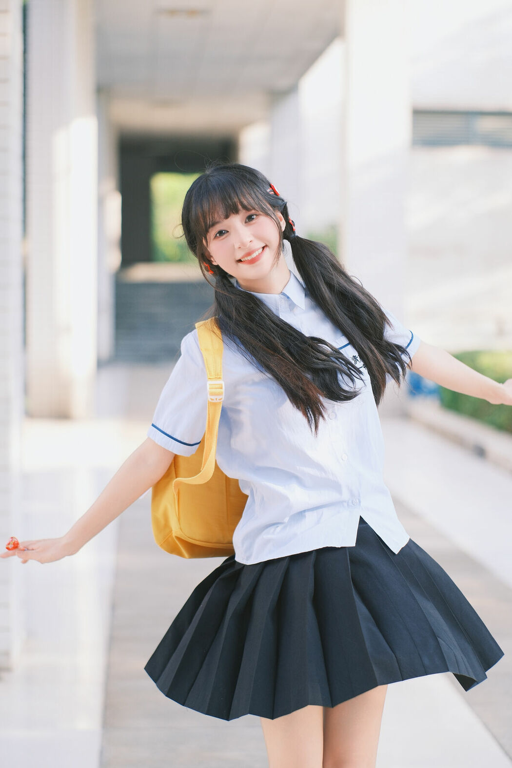 YiTuYu艺图语 Vol.9496 Xia Yu Xiao Nian (21P)