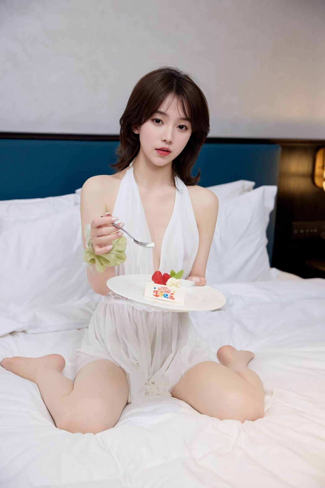 XR Uncensored Zhi Zhi 汁汁 – R18 秀人网模特 她的白色短裙 (82P)