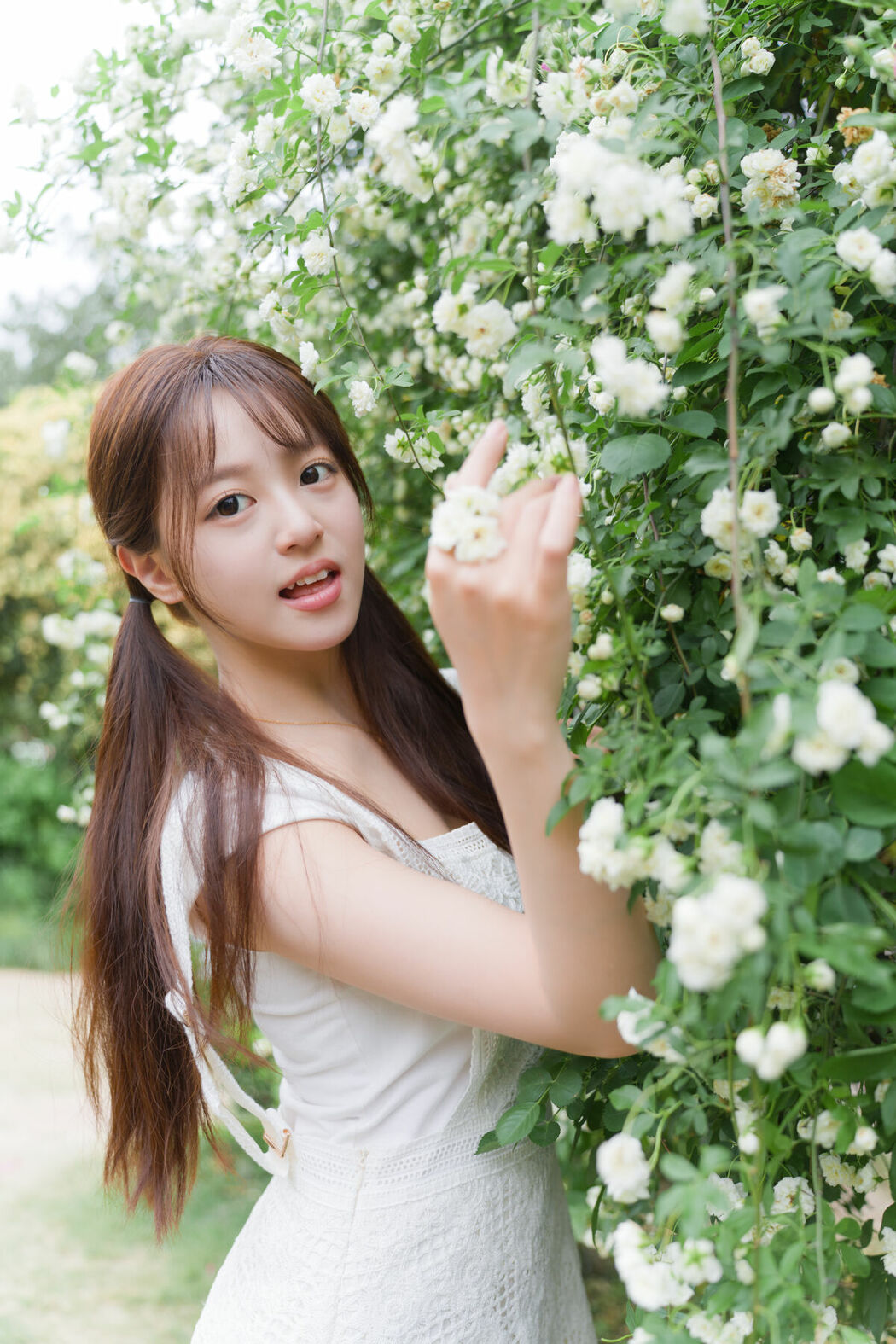 YiTuYu艺图语 Vol.9519 Xiao Yi (33P)