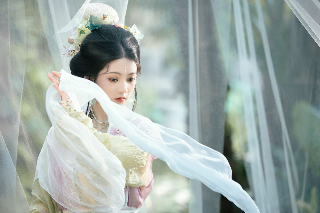 YiTuYu艺图语 Vol.9523 Wu Ying Kun Kun (28P)