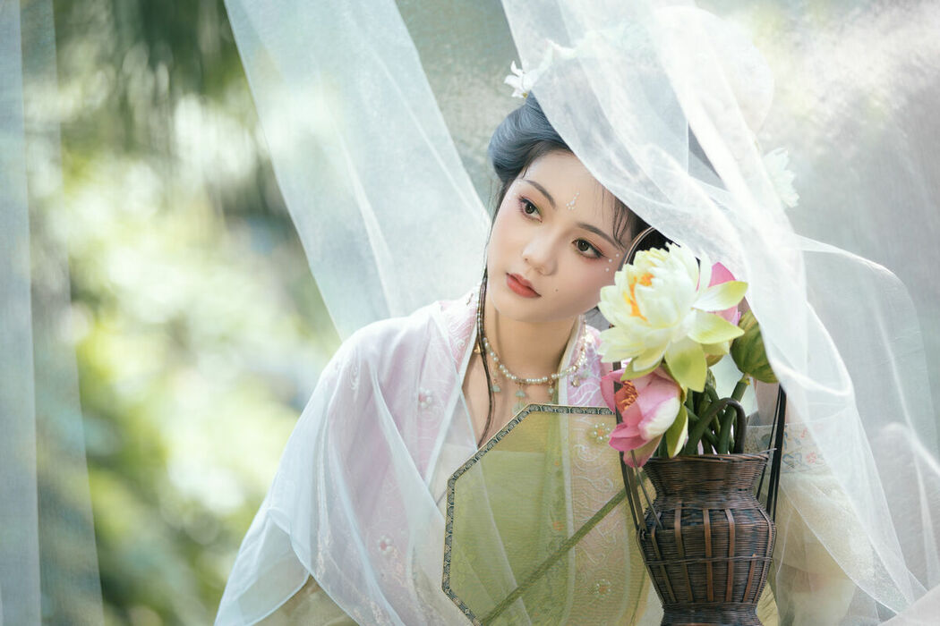 YiTuYu艺图语 Vol.9523 Wu Ying Kun Kun (28P)