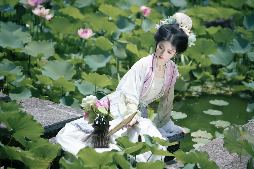YiTuYu艺图语 Vol.9523 Wu Ying Kun Kun (28P)