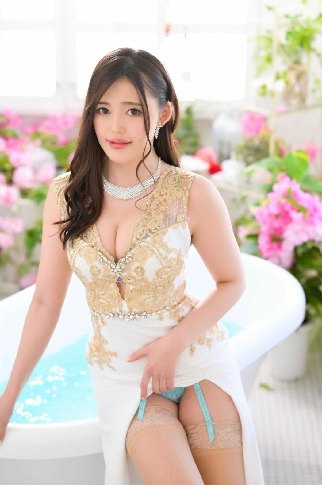 JP Minami Shiratori 白鳥みなみ – Prestige Pose Massage 02 Part01 (48P)