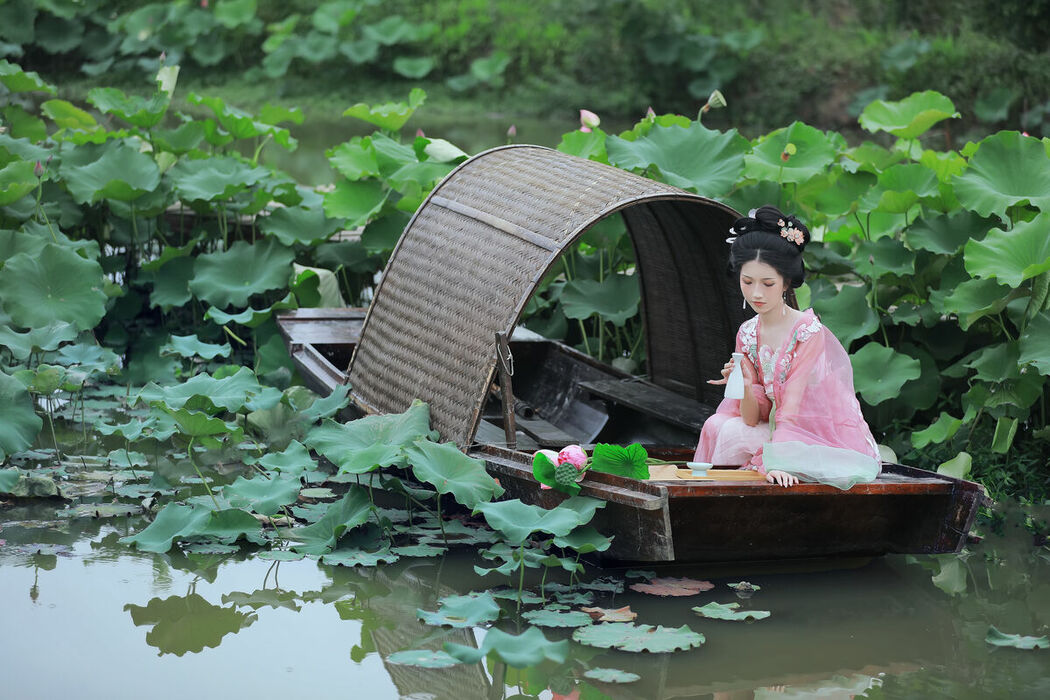 YiTuYu艺图语 Vol.9531 Bie Qiu Yue (23P)