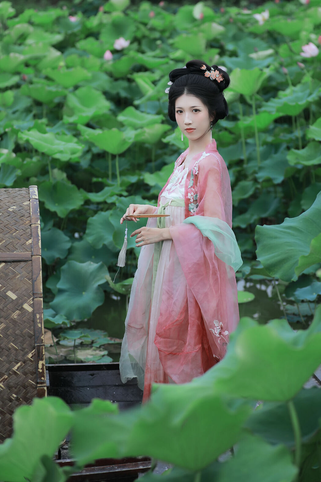YiTuYu艺图语 Vol.9531 Bie Qiu Yue (23P)
