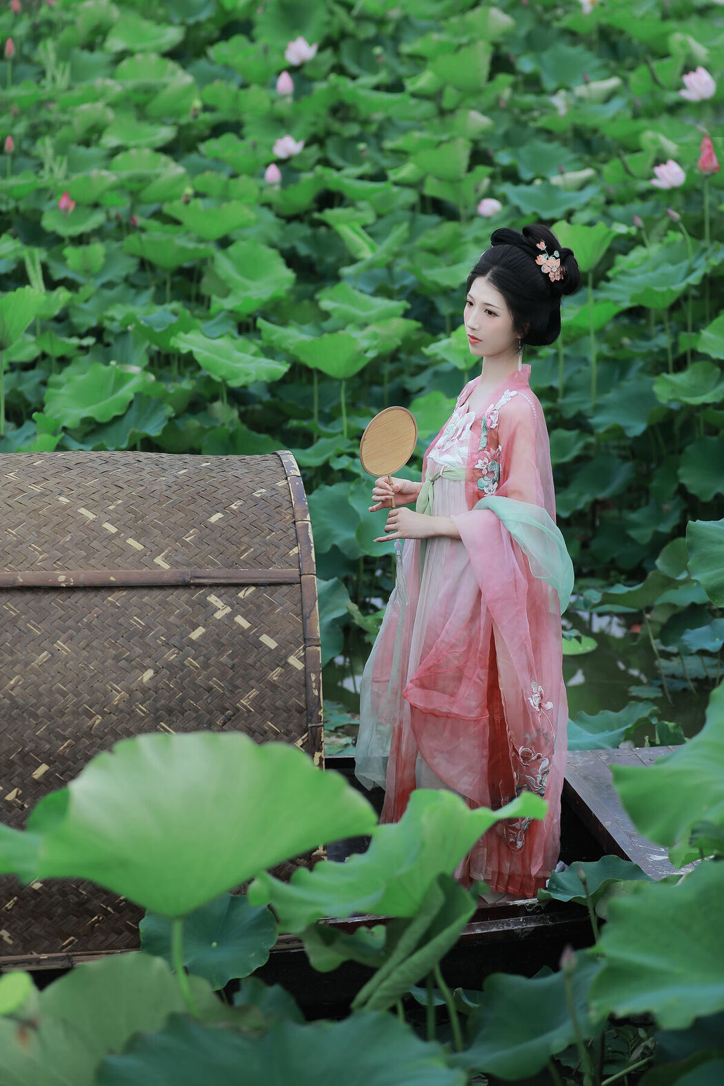 YiTuYu艺图语 Vol.9531 Bie Qiu Yue (23P)