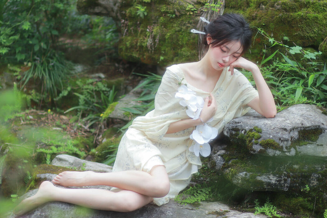 YiTuYu艺图语 Vol.9536 Lu Li (15P)