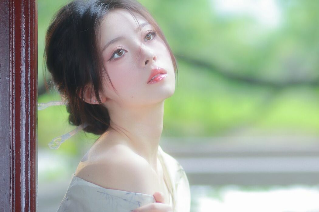 YiTuYu艺图语 Vol.9536 Lu Li (15P)