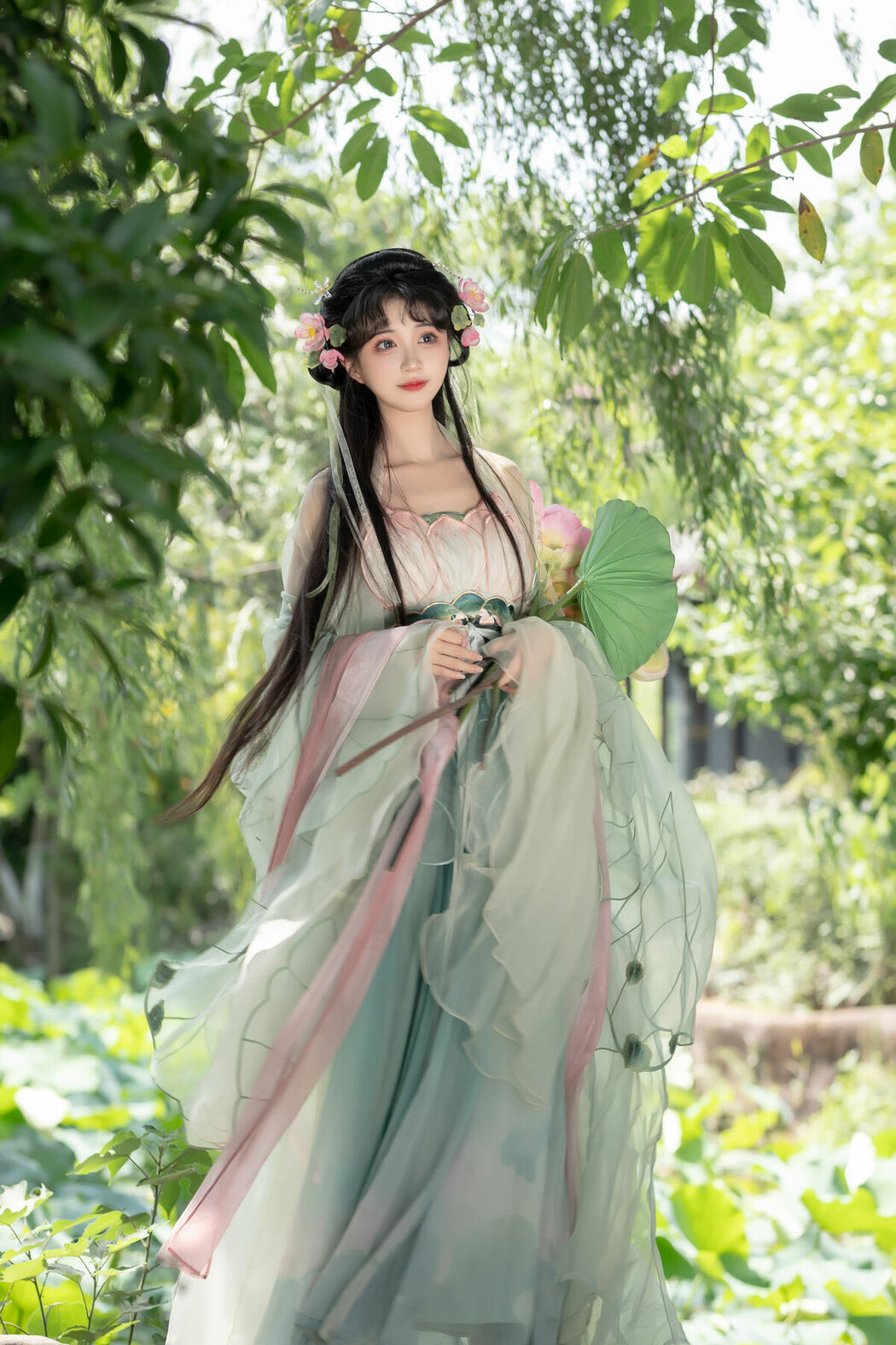 YiTuYu艺图语 Vol.9537 Qi Luo Sheng De Xiao Su Su (15P)