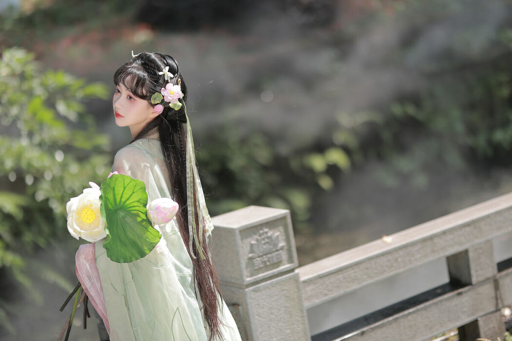 YiTuYu艺图语 Vol.9537 Qi Luo Sheng De Xiao Su Su (15P)