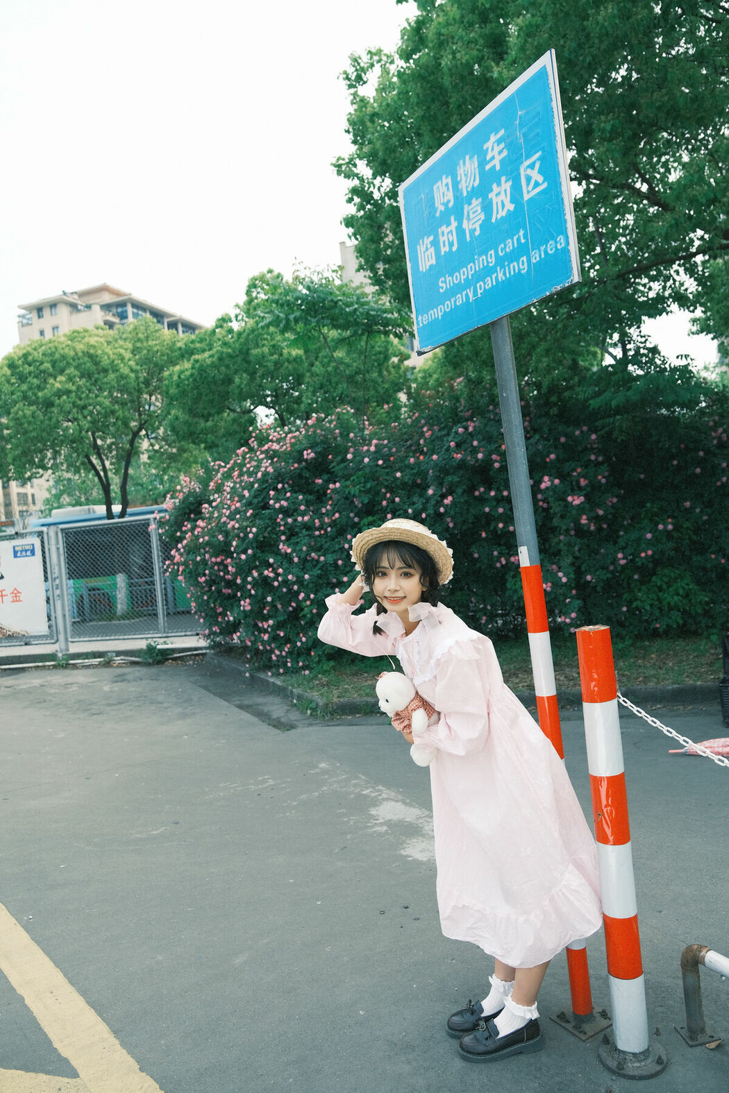 YiTuYu艺图语 Vol.9535 Er Er Er Yue (33P)