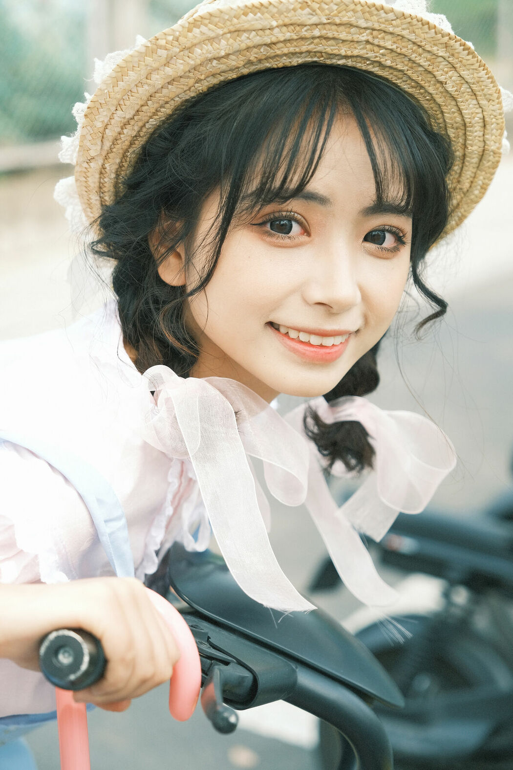 YiTuYu艺图语 Vol.9535 Er Er Er Yue (33P)