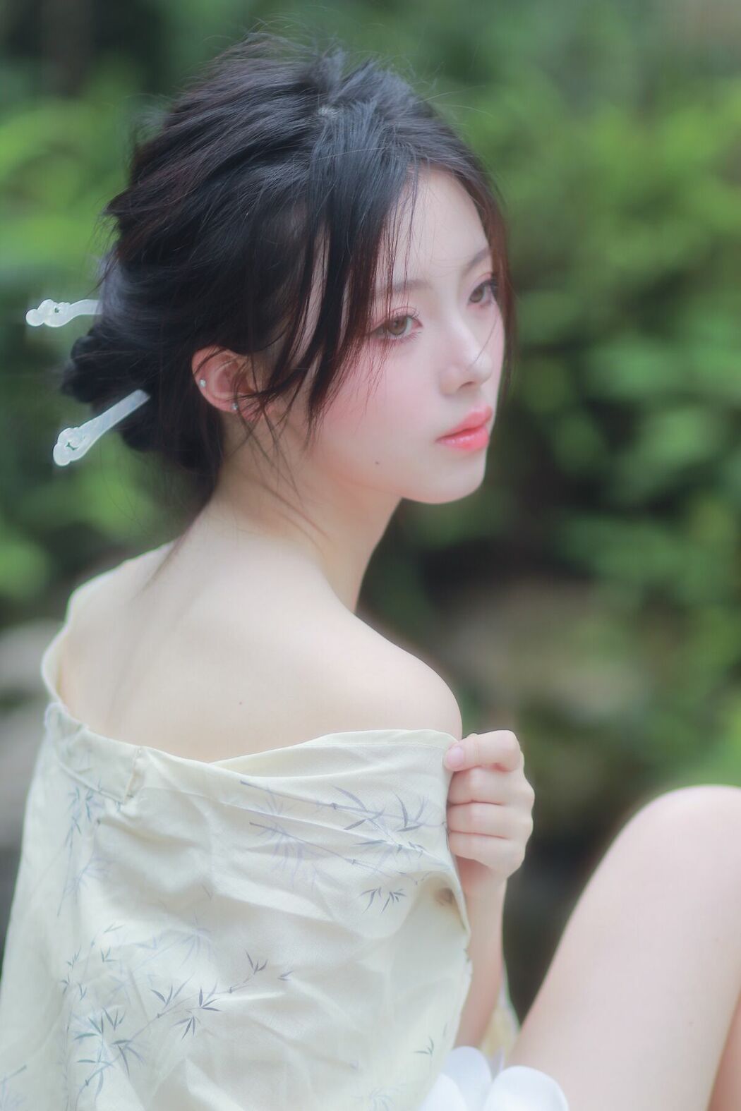 YiTuYu艺图语 Vol.9536 Lu Li (15P)