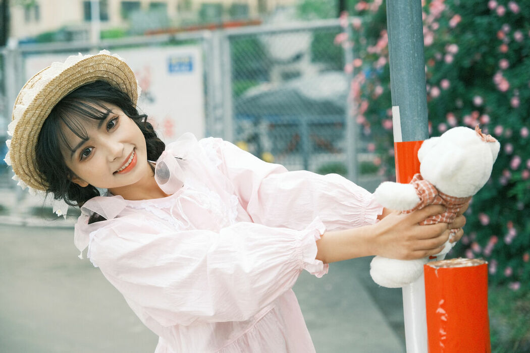 YiTuYu艺图语 Vol.9535 Er Er Er Yue (33P)