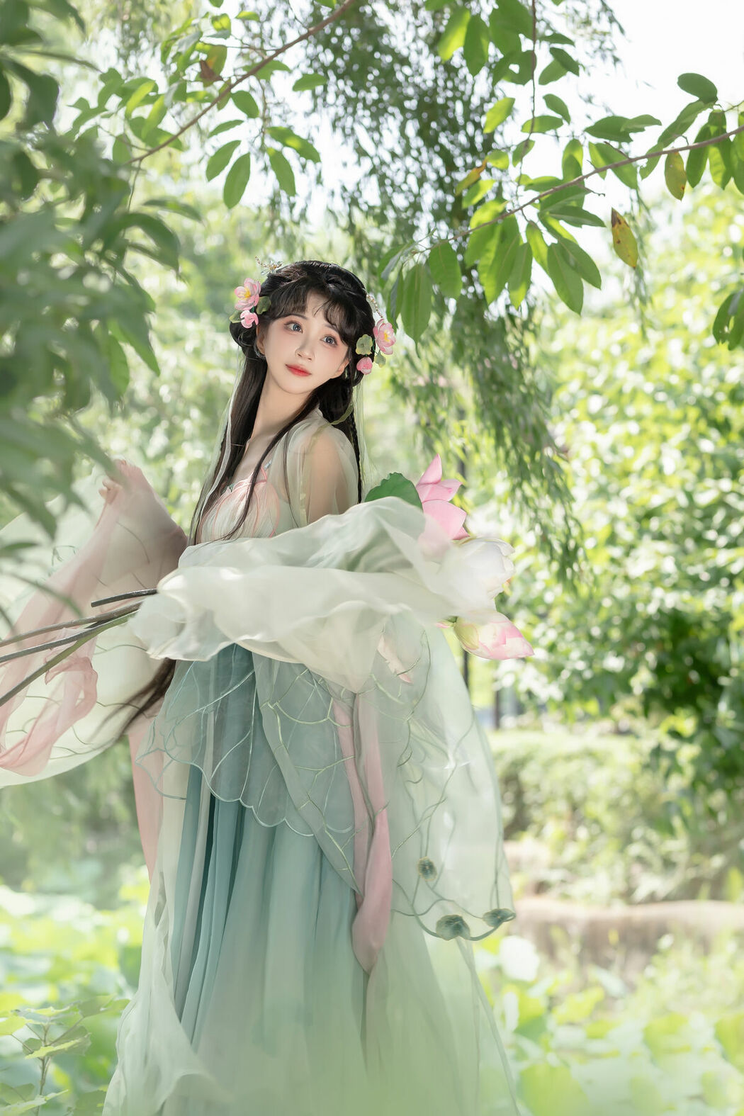 YiTuYu艺图语 Vol.9537 Qi Luo Sheng De Xiao Su Su (15P)