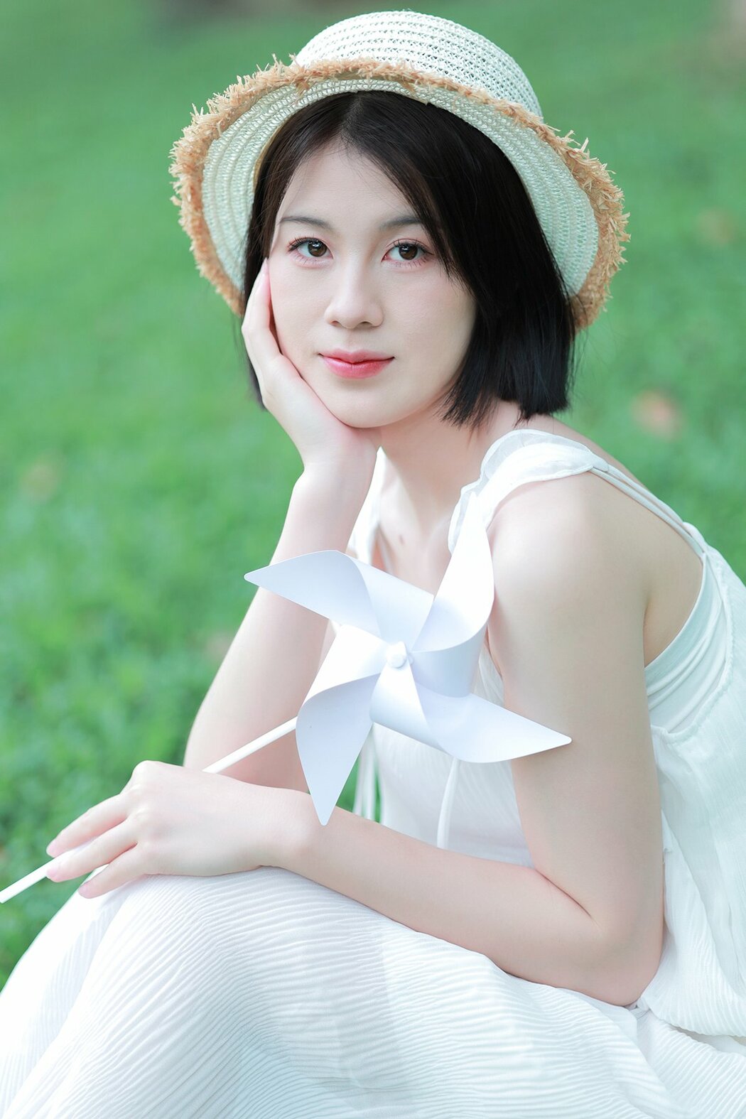 YiTuYu艺图语 Vol.9542 Shi Shu Tiao Ya (17P) Cover Photo