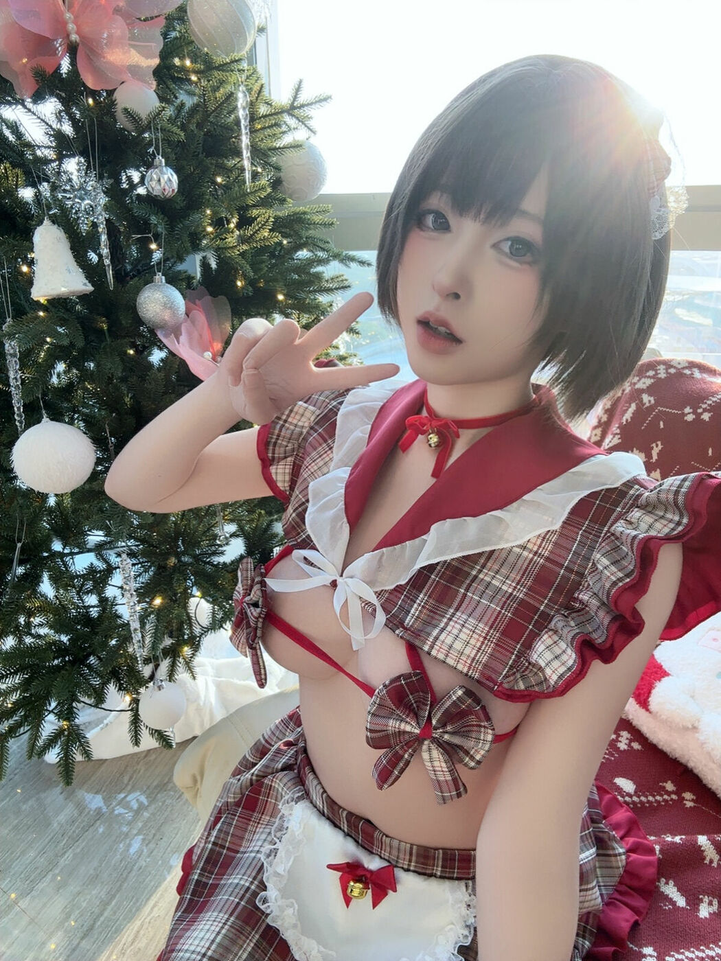 Coser@清水由乃 – 圣诞小蛋糕 (90P – 2V)
