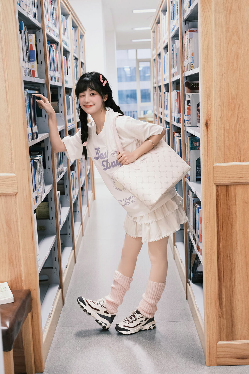 YiTuYu艺图语 Vol.9550 Xia Yu Xiao Nian (18P)