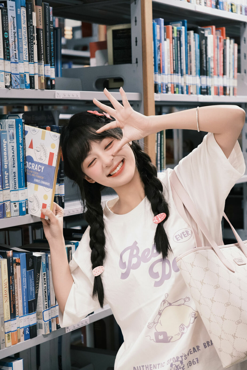 YiTuYu艺图语 Vol.9550 Xia Yu Xiao Nian (18P)