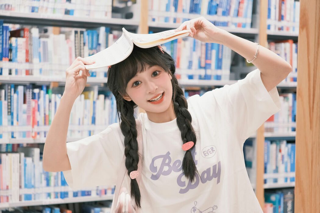 YiTuYu艺图语 Vol.9550 Xia Yu Xiao Nian (18P)