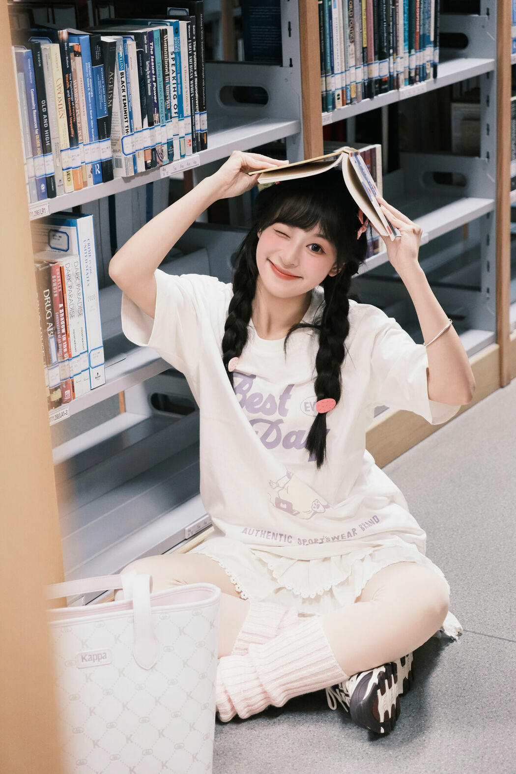 YiTuYu艺图语 Vol.9550 Xia Yu Xiao Nian (18P)