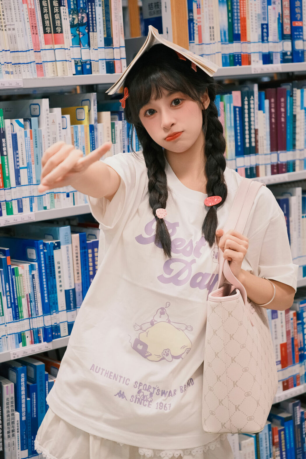 YiTuYu艺图语 Vol.9550 Xia Yu Xiao Nian (18P)