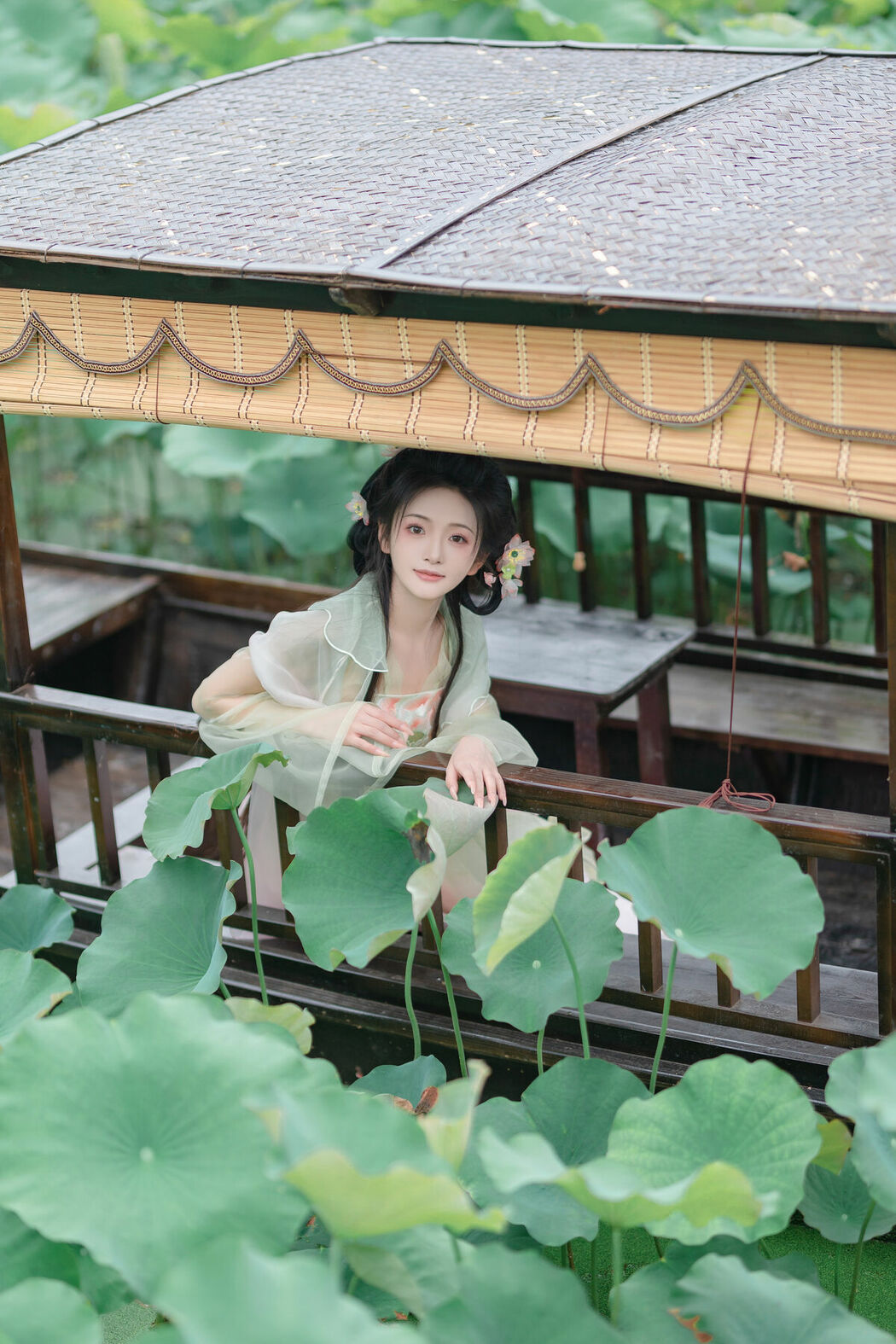 YiTuYu艺图语 Vol.9556 Chi Yan Zai Zhe Li (16P)
