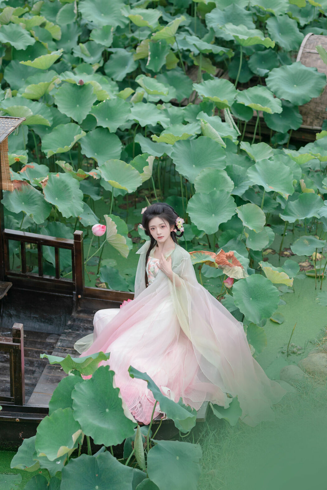 YiTuYu艺图语 Vol.9556 Chi Yan Zai Zhe Li (16P)