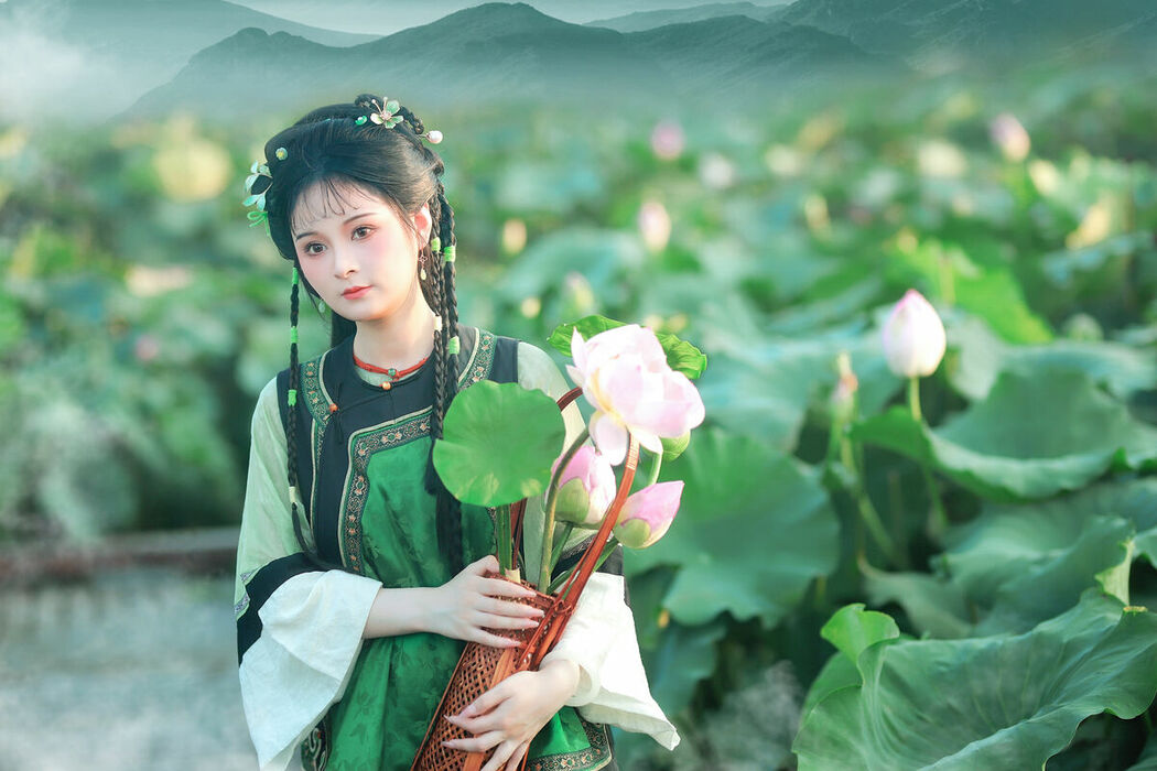 YiTuYu艺图语 Vol.9559 6161 (17P)