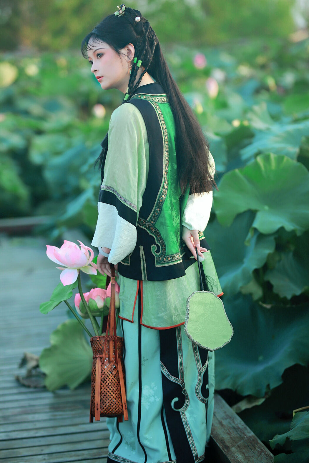 YiTuYu艺图语 Vol.9559 6161 (17P)
