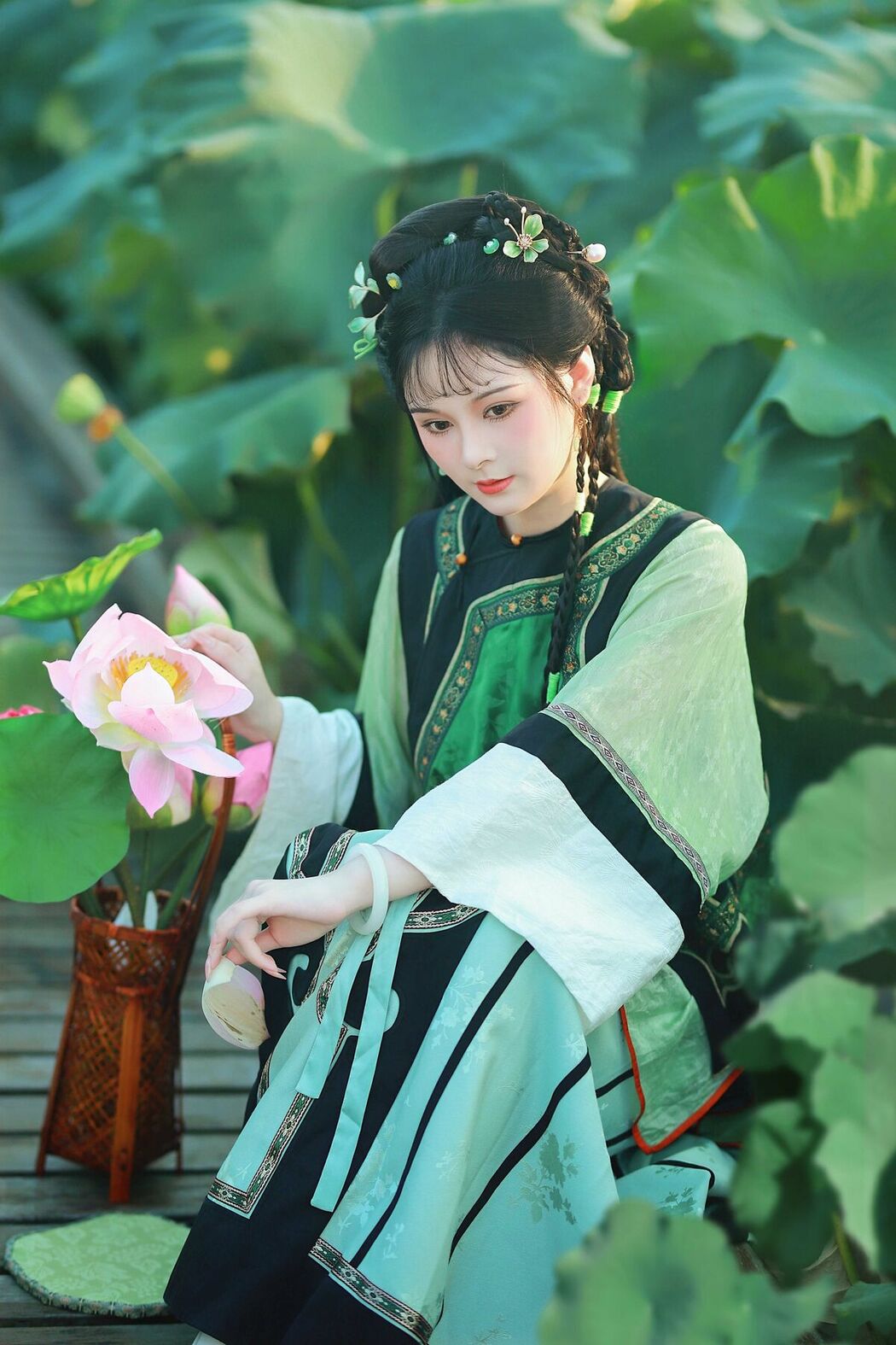 YiTuYu艺图语 Vol.9559 6161 (17P)
