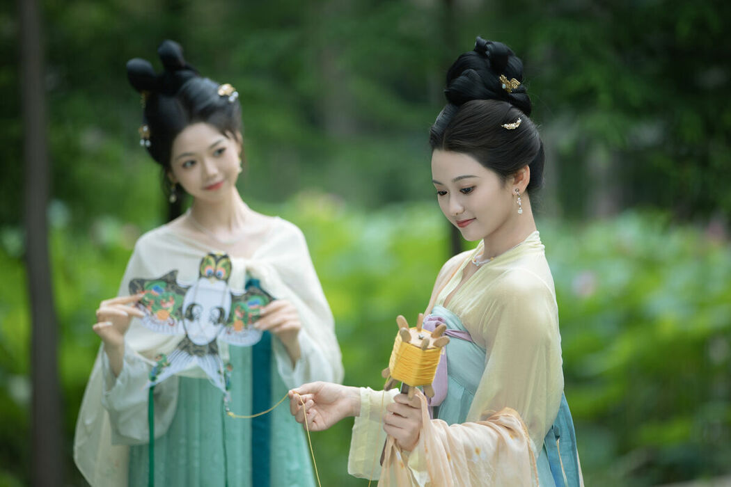 YiTuYu艺图语 Vol.9570 Jiu Shi Jiao Mei Nan A (43P)