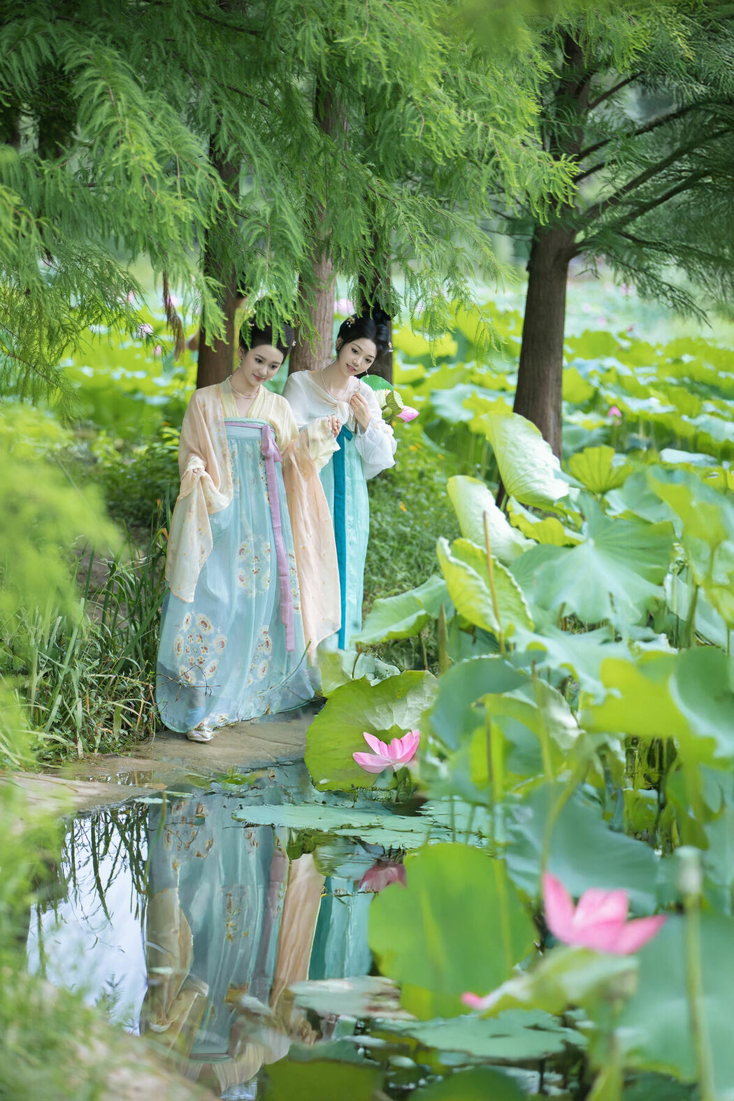 YiTuYu艺图语 Vol.9570 Jiu Shi Jiao Mei Nan A (43P)