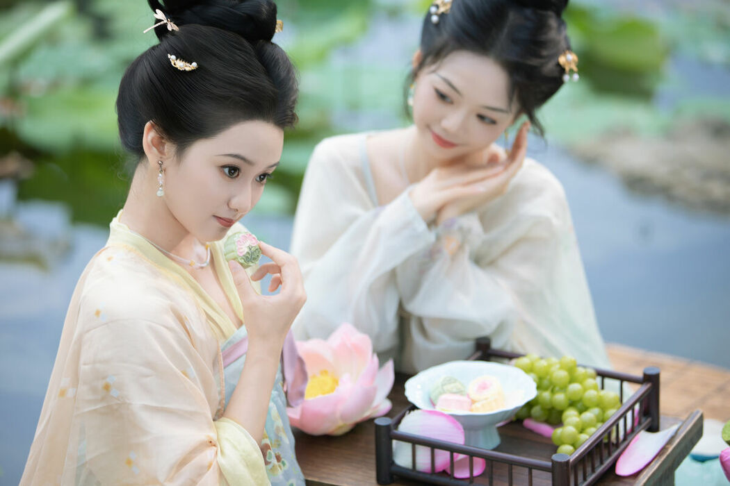 YiTuYu艺图语 Vol.9570 Jiu Shi Jiao Mei Nan A (43P)
