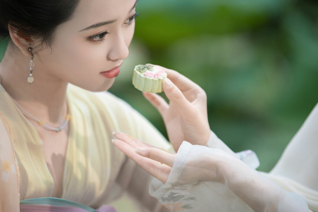 YiTuYu艺图语 Vol.9570 Jiu Shi Jiao Mei Nan A (43P)